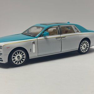 1:24 Rolls-Royce Phantom Metal Diecast White Tiffany Blue WITH LEDS Roll-Back